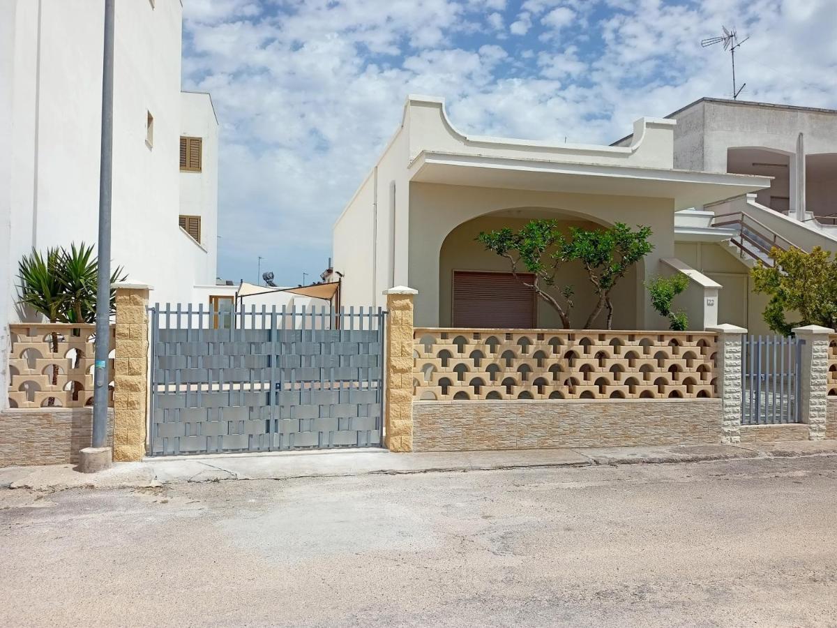 Casa Vacanze Da Lui' Torre Lapillo Exterior photo